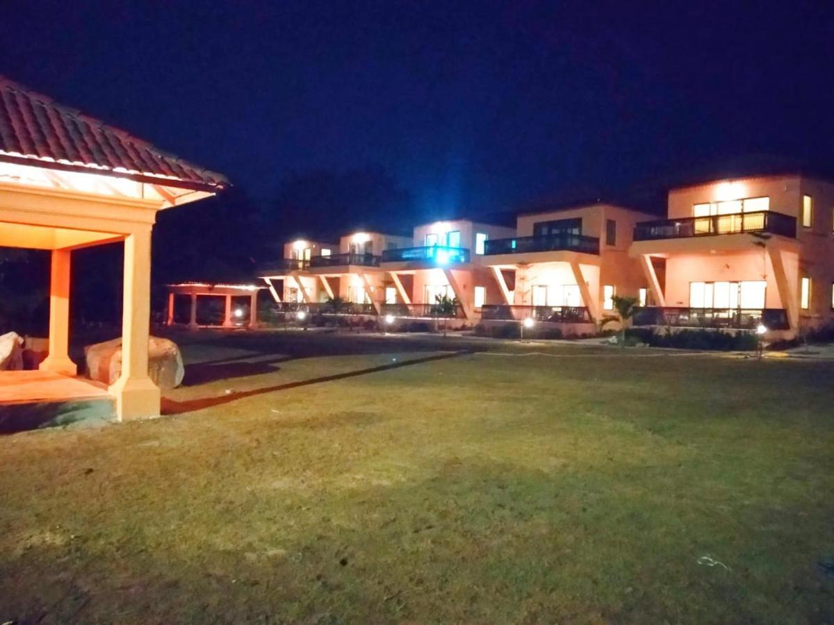 The Pench International Hotel Khawāsa Exterior foto