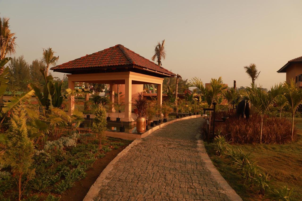 The Pench International Hotel Khawāsa Exterior foto
